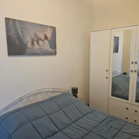 Gray Pearl Apartment *